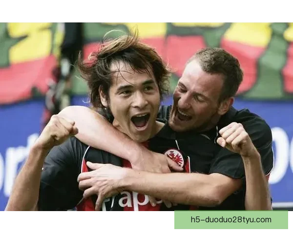 冈崎慎司重返斯图加特主场观战