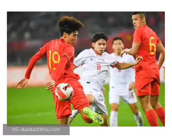 吴启鹏U19国青队受伤 提前返回申花治疗 吴启鹏U19国青队受伤 提前返回申花治疗